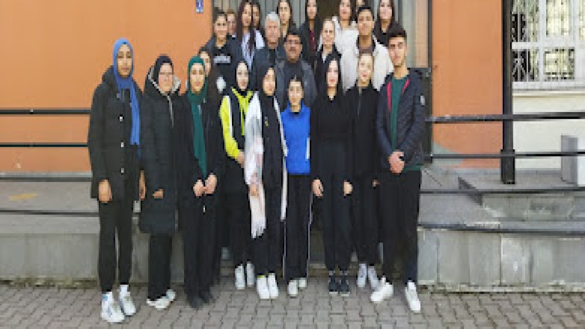 SAĞLIK MESLEK LİSESİ ÖĞRENCİLERİNİN OKULUMUZU ZİYARET ETTİLER.